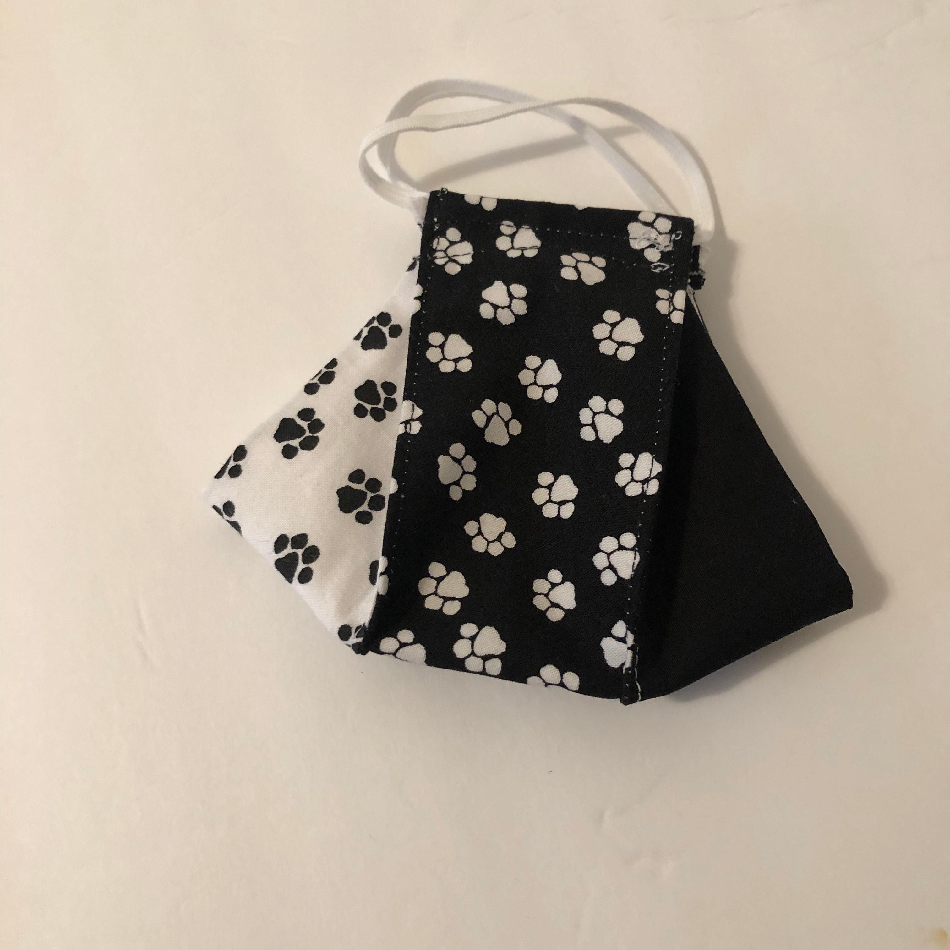 This paw pattern has sold out and is for illustration purpose only.